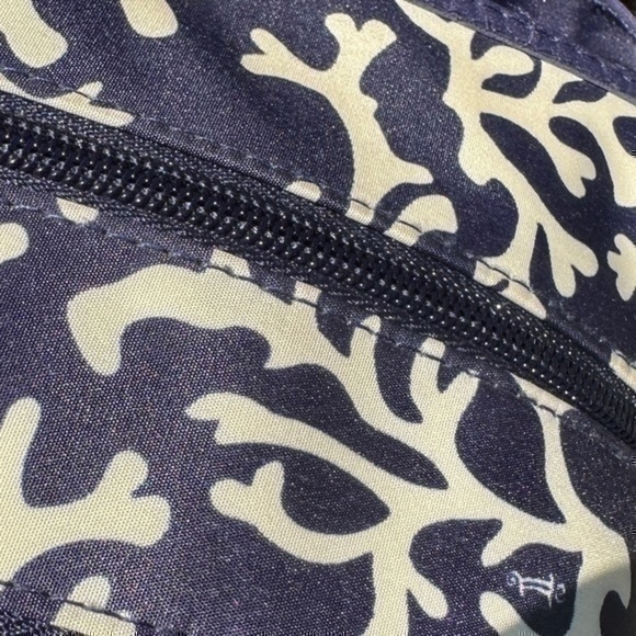 Blue and white monogrammed bag. Initial “L”. - Picture 11 of 15